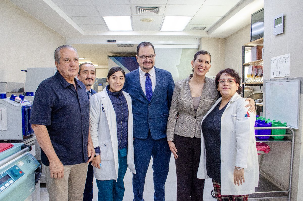 DraLigiaArce's tweet photo. Supervisamos el extraordinario trabajo de captación de sangre que implementa el Centro Estatal de Medicina Transfusional, mismo que se alimenta de más de 14 puestos de sangrado @gobiernogto #CEMT https://t.co/WAByNKuWiK
