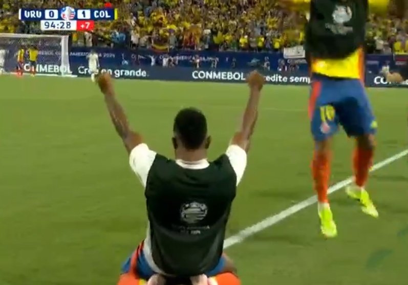 JAKAJAJAJAJJA BORJA ESTABA REZANDO CUANDO FALTABAN 3 MINUTOS PARA QUE TERMINE ESTOY LLORANDO, ES MI IDOLO