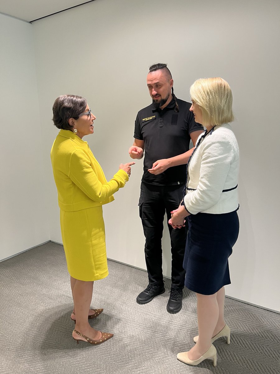 Wonderful to see @akamyshin in Washington today to celebrate an agreement between U.S. industry and Ukraine’s defense sector to drive Ukraine’s economic recovery while supporting its security.