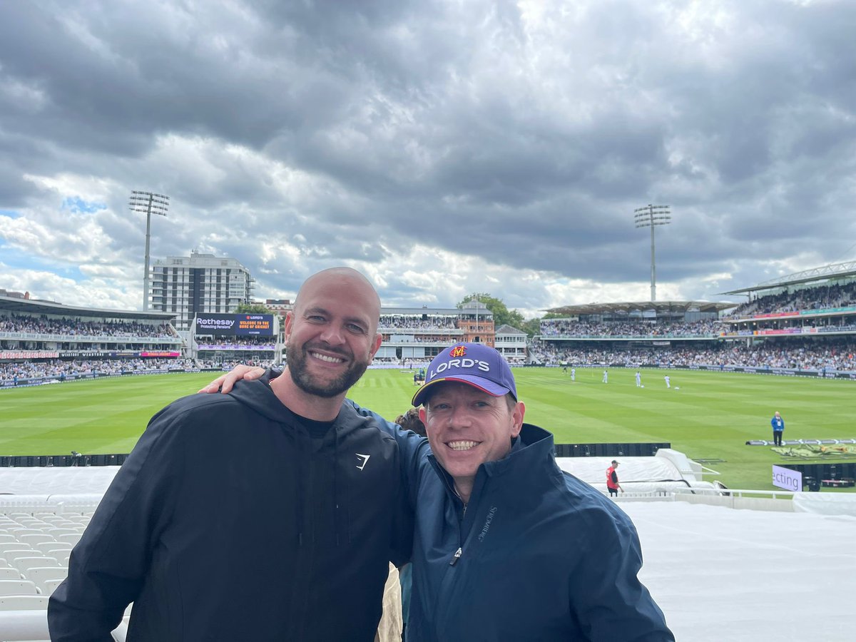 RandT_Golf's tweet photo. @TheBarmyArmy Me and Super @stevejrose_ stuck with the three bottles of yellow label… probably didn’t need the third to be fair 🤦‍♂️🤪 https://t.co/aVljAmFrPT