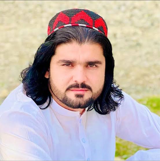 مقام د چیغو دی خو غلی یمه 😔💔
#GilamanWazir
#statekilledgilamanwazir
#Pashtuns 
#PTM