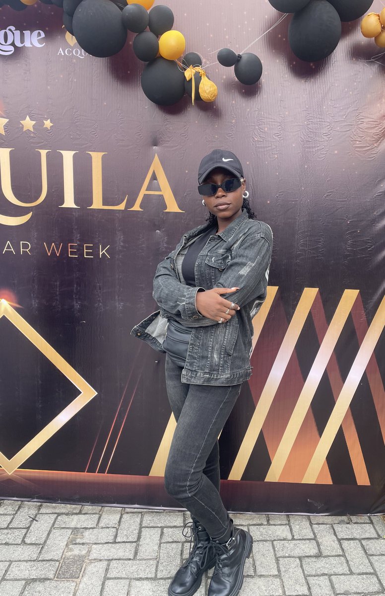 AuntyJuwon's tweet image. Day 3: Costume dayyyy

Yeah you definitely guessed wrong 😂✋🏻

#Finalyearweek