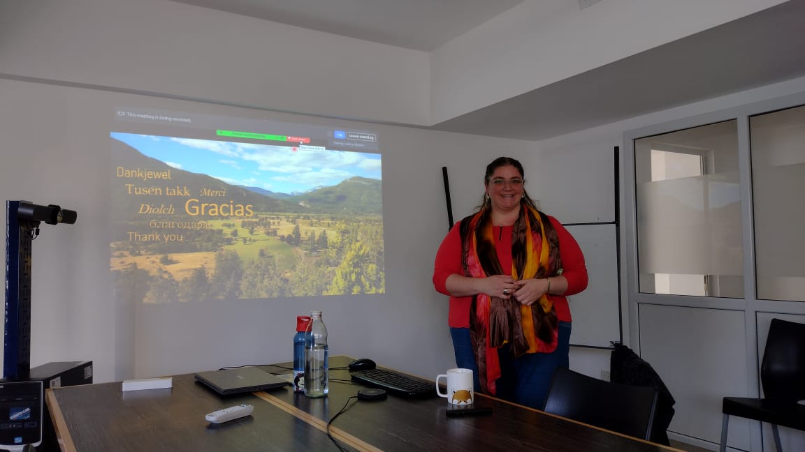 GimenaVilardo's tweet photo. Mi amiga y colega @VestherAlvarez defendió su espectacular tesis de doctorado  @unsamoficial para ser doctora en biología molecular y biotecnologia. Meses de muchas defensas en @IntaBariloche https://t.co/9ttdQdhPwg