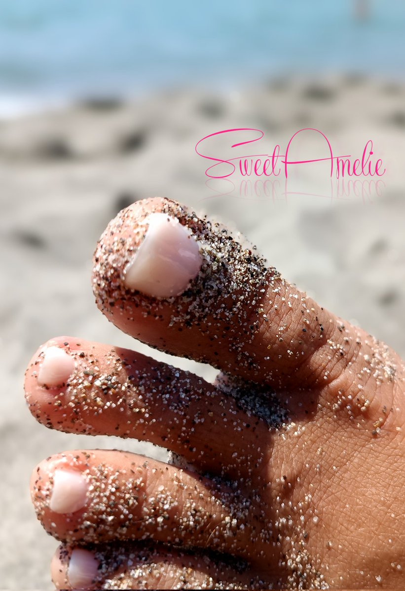 SweetAmelie86's tweet photo. Sandy toes 😊🏖️
Follow me on https://t.co/Zqcf3nB5gt
#instafeet #feetcommunity #footselfie #feetobsessed #onlyfansfeet #prettyfeetandtoes #feetmodels #feetcommunity #feetcleaning #pies #piesfemeninos #piesfetiche #sandfeet #sandtoes #seafeet #summerfeet #toenails #toeslovers https://t.co/DUHYxnJaZR