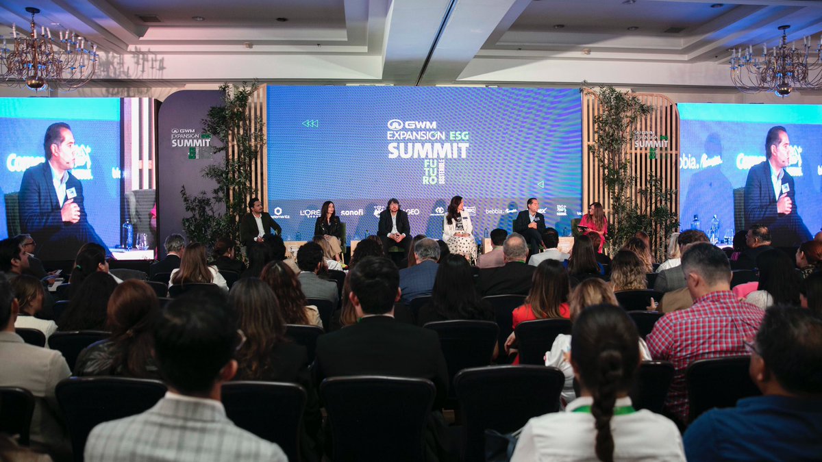 ExpansionMx's tweet photo. Te compartimos un poco del panel
“La urgencia de una agenda ESG en la administración pública” en el GWM Expansión ESG Summit. 🌱
#ExpansiónESG https://t.co/MY8YM9xsCC
