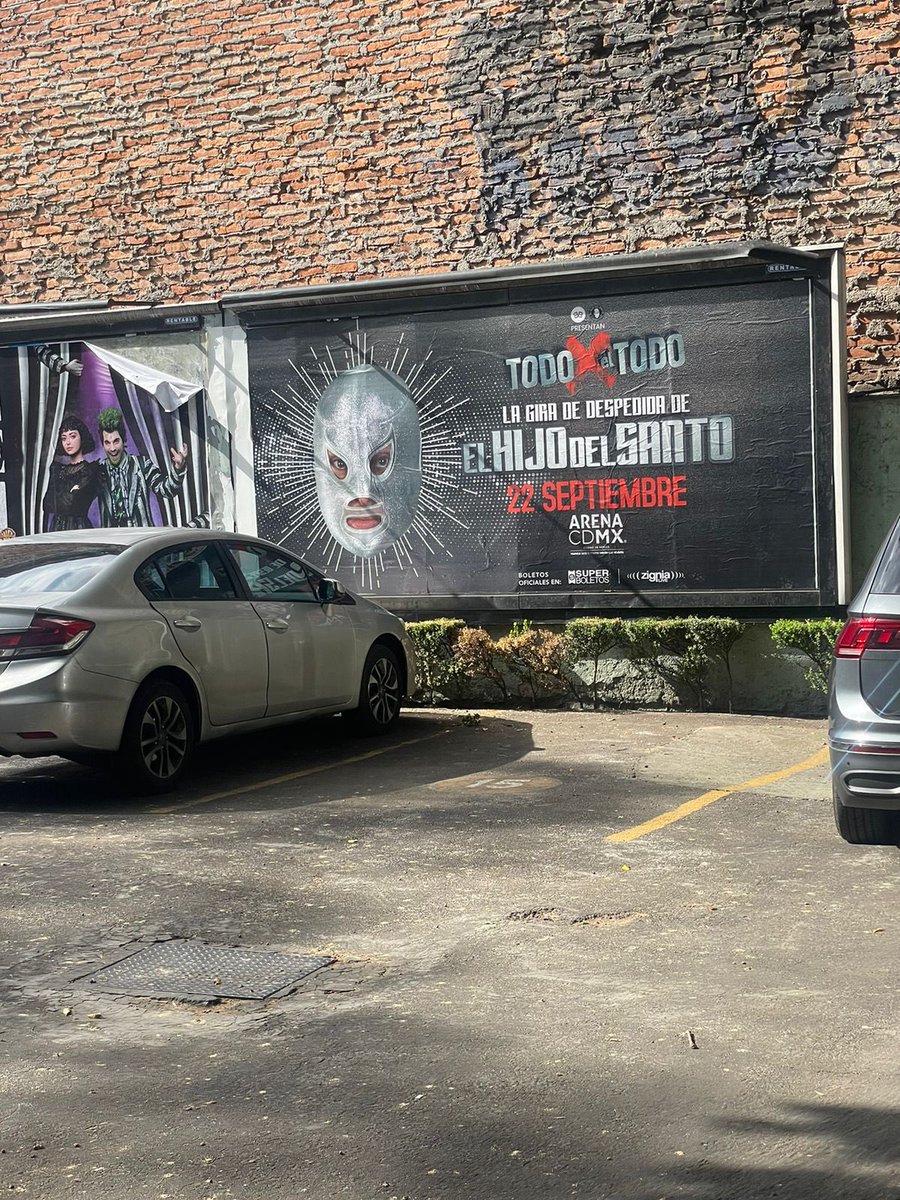 ElHijodelSanto's tweet photo. "El único modo de hacer un gran trabajo es amar lo que haces" Gracias al gran equipo de @BOBOProduccion por su excelente trabajo. https://t.co/754buE15QY