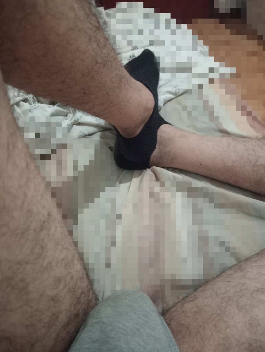 feet (@charmender91) on Twitter photo 