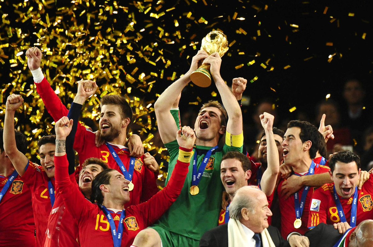 ActuFoot_'s tweet photo. Il y a 14 ans jour pour jour, l’Espagne était sacrée championne du monde grâce à un but d’Andrés Iniesta. 🇪🇸⭐️ https://t.co/VegCVZODxW
