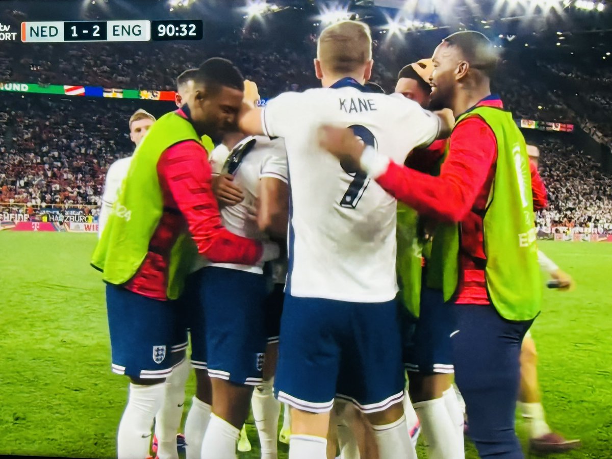 Yessss come on England 🏴󠁧󠁢󠁥󠁮󠁧󠁿 #ItsComingHome