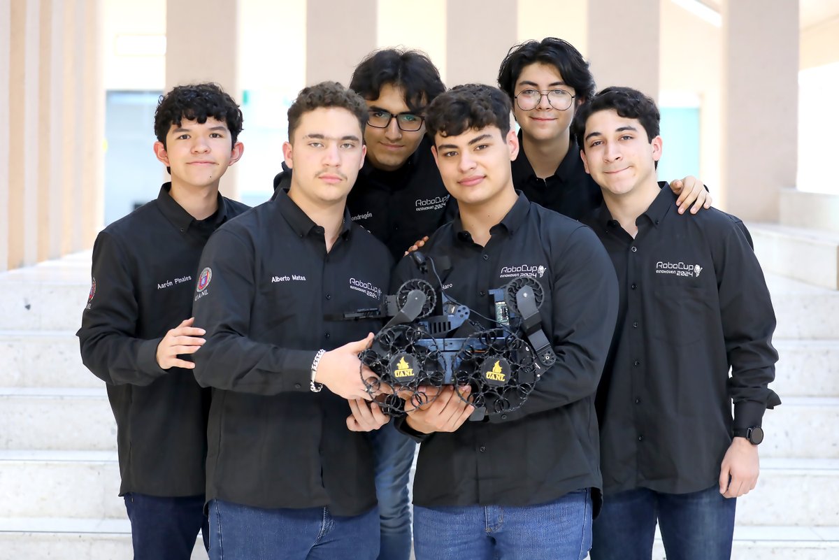 uanl's tweet photo. Nuestros jóvenes expertos de robótica del #CIDEB se encuentran listos para representar en grande a la #UANL y a México en el Mundial RoboCup 2024, el cual se celebrará en Eindhoven, Países Bajos.

¡Descubre más sobre su travesía hasta ahora!
➡️ https://t.co/40yZyWcp4w https://t.co/5LWWVMc3id