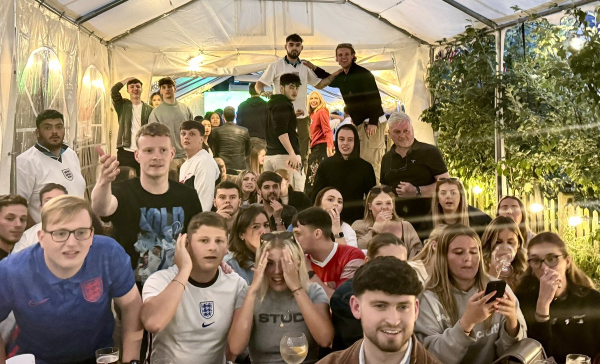 The only place to watch the final ⚽️. Your local Pub ♥️ #beaconsfield