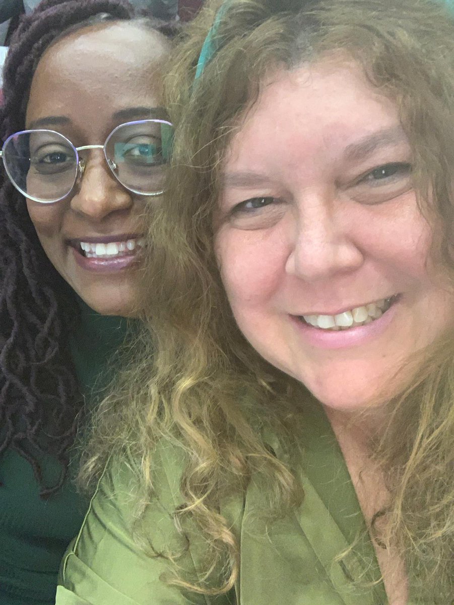 Graduation Day 👩🏾‍🎓🎓with the amazing cohort I had the opportunity to meet, network, and share experience programme.
Grateful for the learning and connection made.
<a href="/AndyBurnhamGM/">Andy Burnham</a>
<a href="/greatermcr/">Greater Manchester Combined Authority</a> 
<a href="/shah_arooj/">Arooj Shah</a>
<a href="/f_l_o_u_r_i_s_h/">Flourish</a> <a href="/reformradio/">reformradio</a> 
#WeLeadForLegacy