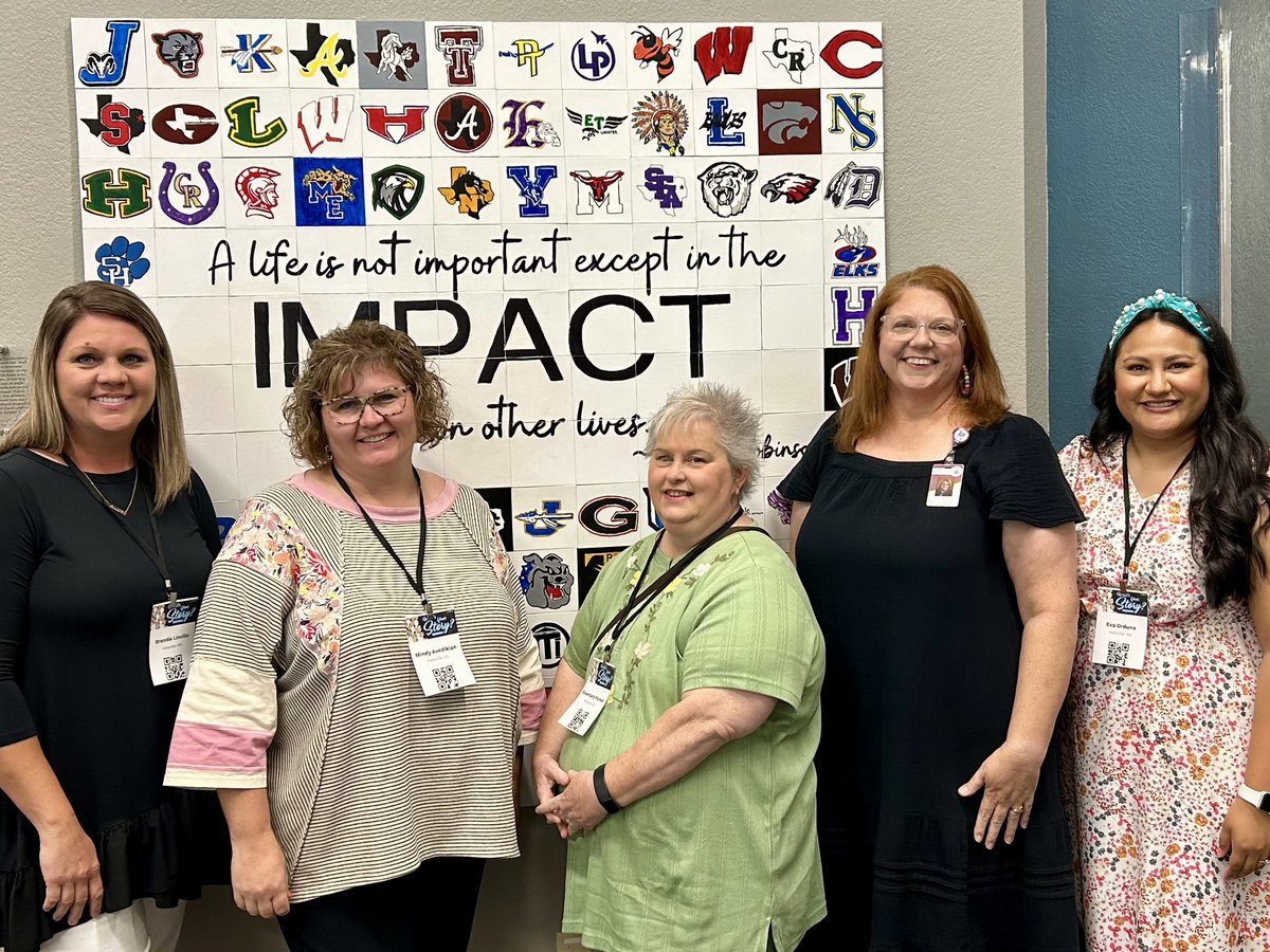 What a blessing it was to meet THE <a href="/emilyfranESL/">Emily Fɾαɳƈιʂ</a> and hear her story.  Day 1 of #EBCON24 is in the books. I’m ready for Day 2 tomorrow. #TellYourStory <a href="/Region7ESC/">Region 7 ESC</a>
