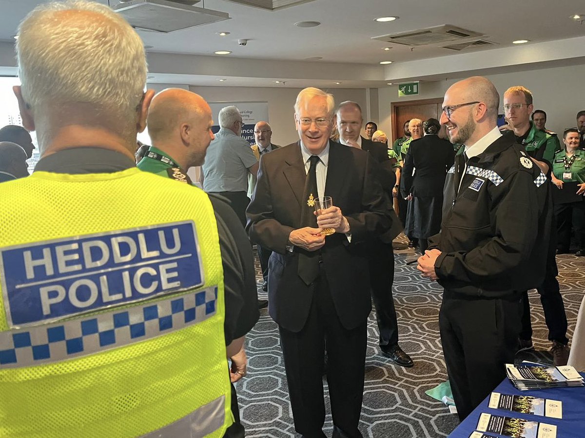 Dale Cartwright tweet media