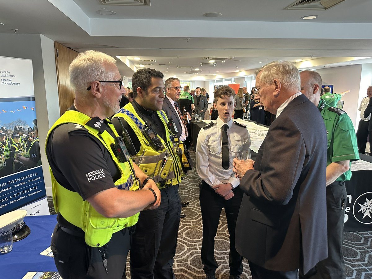 Dale Cartwright tweet media