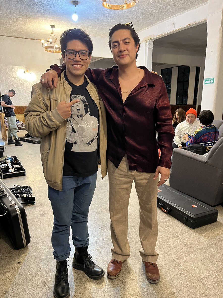 <a href="/tha_Ferr/">Fer Sierra</a> en Xela! Un batero de aquellos!