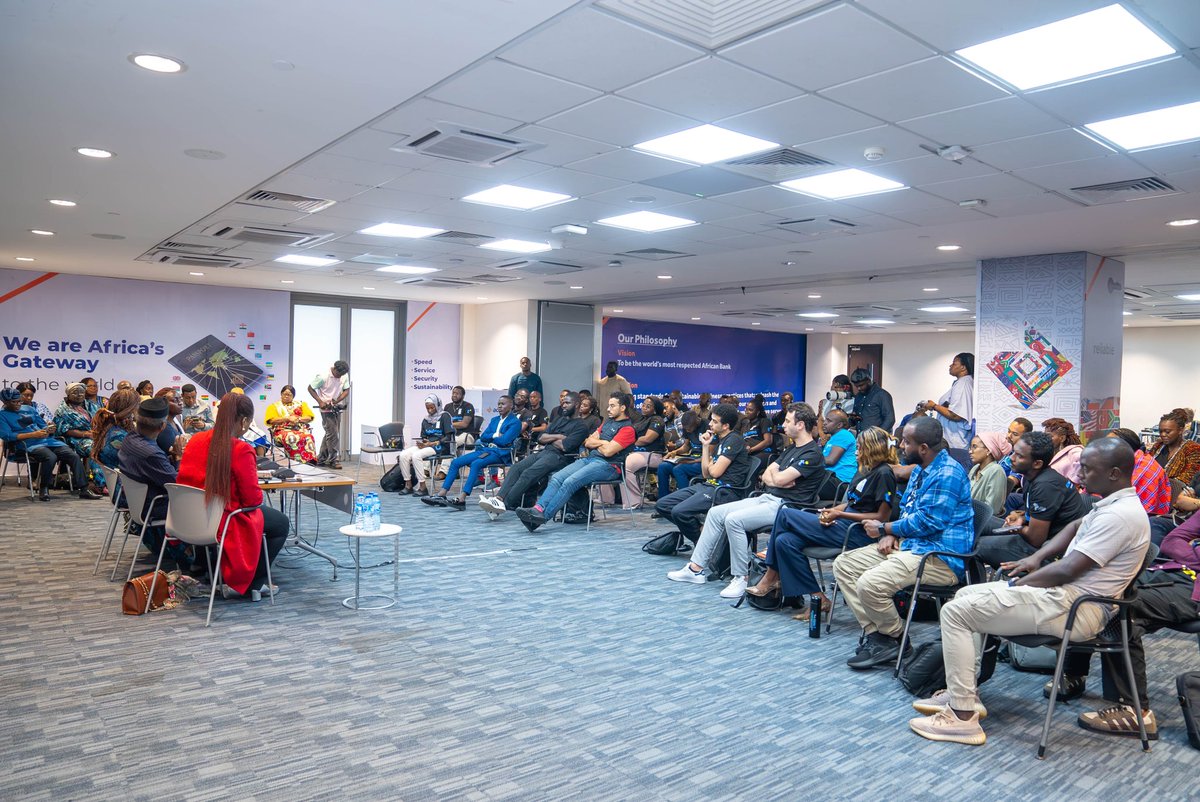 ElsieAttafuah's tweet image. Lovely evening at the AMA (Ask Me Anything) session between the pioneer 42 #timbuktoo Fintech Startups from  31 countries in Africa 🌍! Great questions about the future of fintech on the continent. 

We are ready for an innovation revolution💡

#timbuktooFintech #FintechStartups