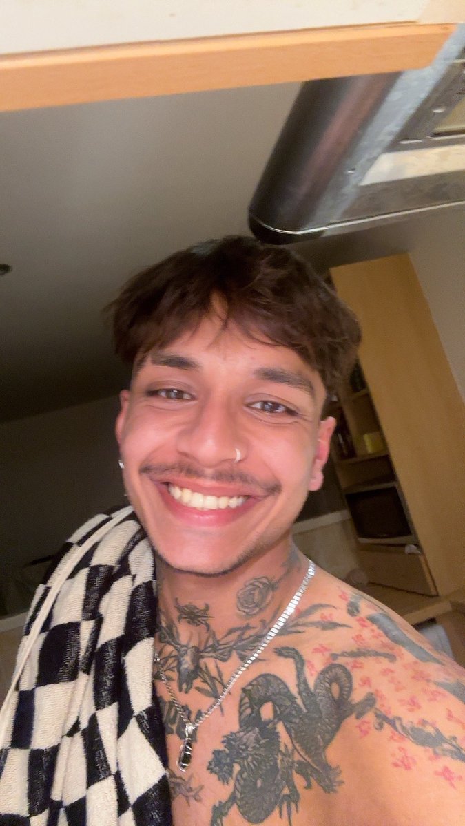 AbsGogna's tweet photo. Love using this shit like Instagram for shit posting https://t.co/DU3TpMRNVU