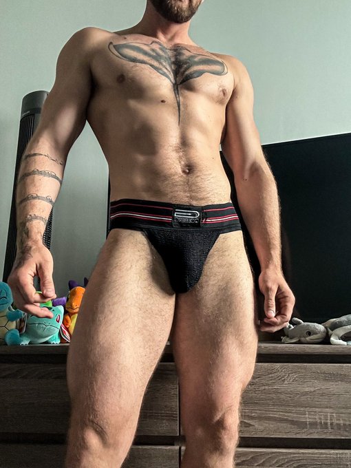 Watch Deco's leaked NSFW photo on TwXstars