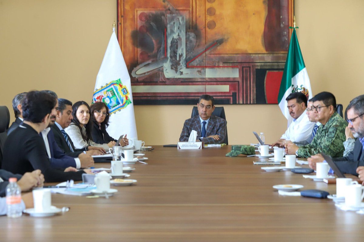 Al lado del Pdte. <a href="/adandominguez/">Adán Domínguez Sánchez</a>, participe de la reunión con los diferentes niveles de gobierno para coordinar esfuerzos y seguir trabajando por la tranquilidad de las y los poblanos.