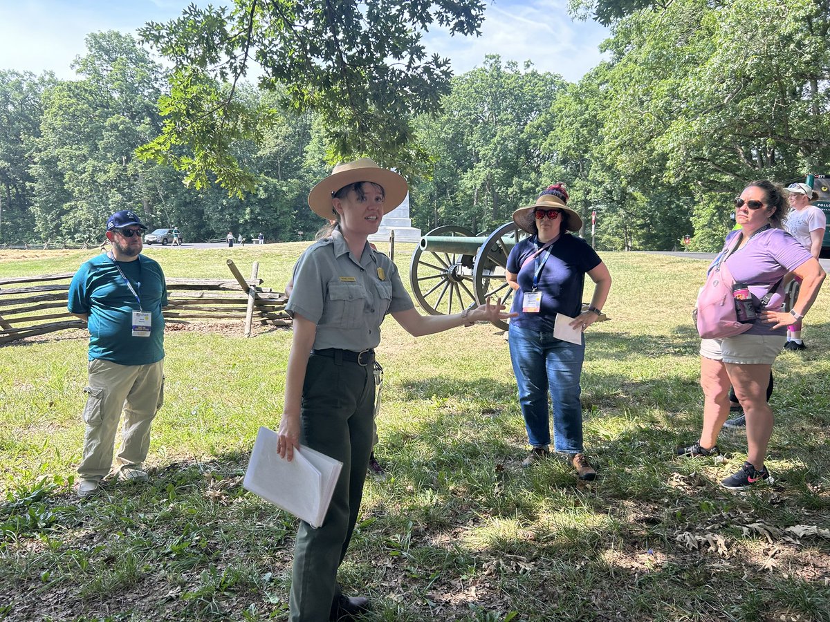 Connie López tweet media