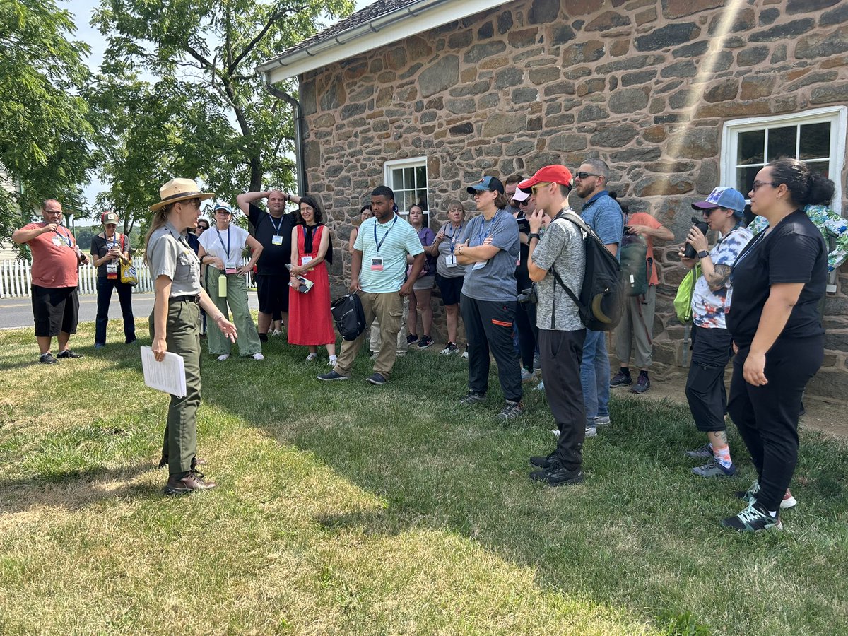 Connie López tweet media