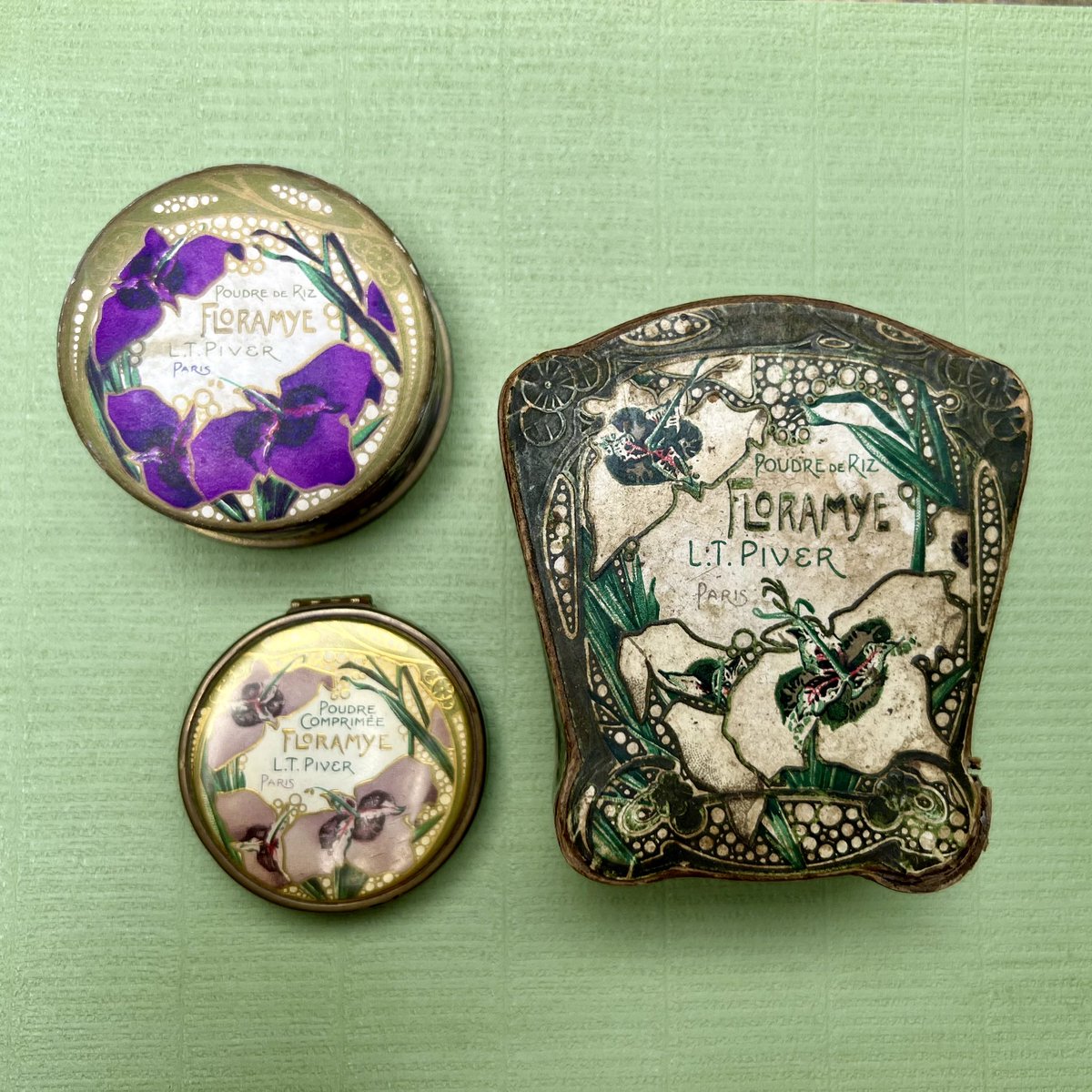 Seishonagon3's tweet photo. My 3rd L.T. Piver Floramye powder box arrived today! And it was still full of the wonderfully scented powder!
#teleported #backintime #floramye #piver #poudrederiz #fragrantsmell
@StephanTweets https://t.co/QT8Wu98fnW
