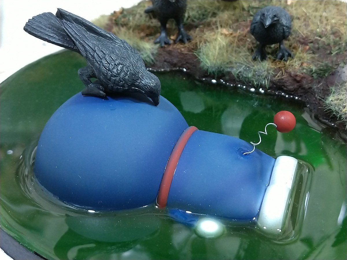 kamataline's tweet photo. @mokeidaisukisol 今夏のミエモに向けて、ちょっとリニューアルしました。カラスは突っつきモードで、しっぽはぴよ～んと伸びてる感じで。 https://t.co/mkEYuI8OlN