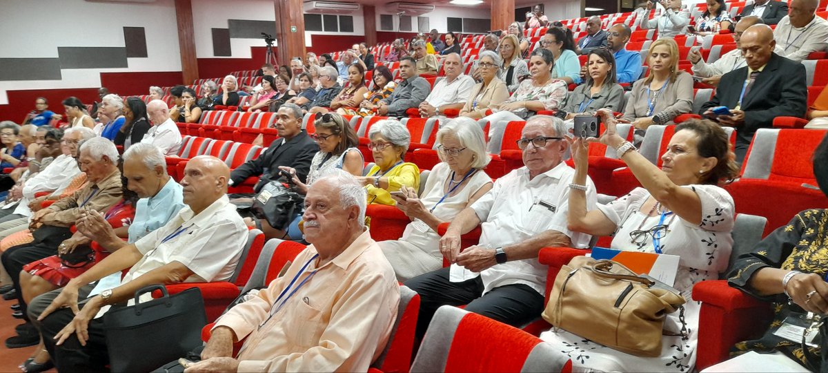 🇨🇺 Participamos este miércoles en la clausura de la II Reunión Nacional de la Sociedad Cubana de Salud Pública, un espacio de intercambio, aprendizaje, colaboración y construcción de alianzas para el desarrollo, donde se presentaron temas de relevancia en el campo de la #Salud.