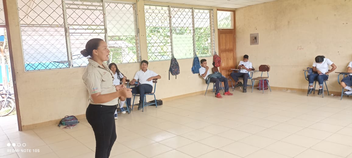 MarenaNicaragua's tweet image. Hemos compartido la importancia del manejo de los residuos sólidos para evitar efectos negativos en los ecosistemas boscosos y cuencas hídricas, mediante capacitación ambiental dirigida a estudiantes del colegio #INOS del municipio de Waspam, en el Caribe Norte.
#CalidadAmbiental