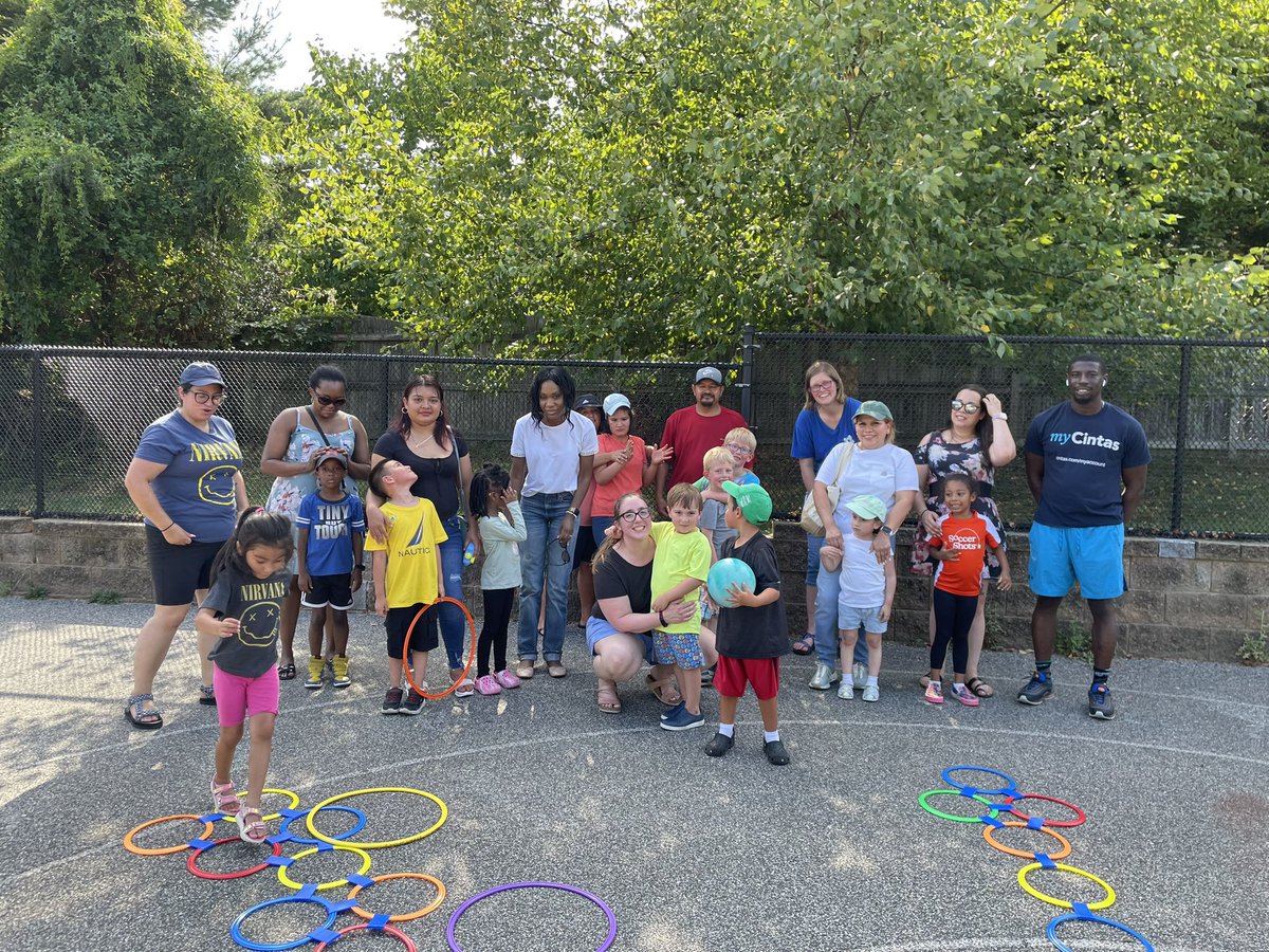 CSL_BelPreElem's tweet photo. Today was our 1st “Play Date at the Playground.” New &amp; returning students with their parents played games, and began positive relationships. (A few more came after our group pic) Looking forward to the next one! @LearnerOSSI @BelPrePandas @SEBHA_PM @CSconnect_MCPS https://t.co/JQse2UozGJ