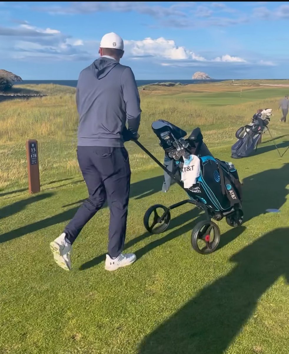 Daniel_Rapaport's tweet photo. The staff bag on the pushcart from Spieth at North Berwick today 🤌🤌🤌 https://t.co/i89WQyTVgZ