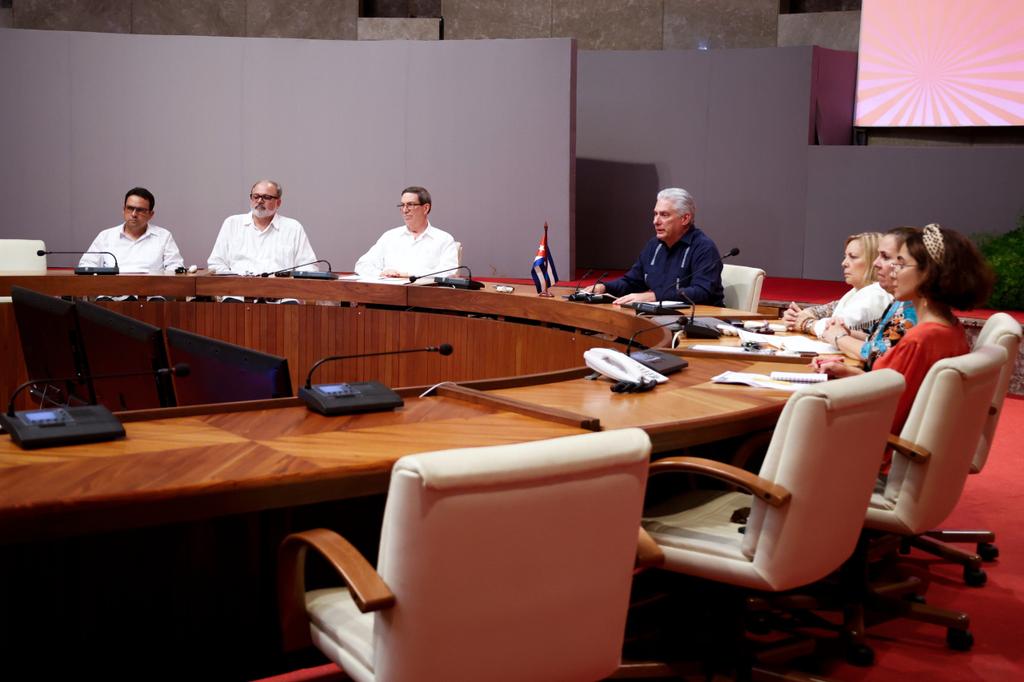 Acompañé al Presidente <a href="/DiazCanelB/">Miguel Díaz-Canel Bermúdez</a> en X Cumbre Extraordinaria de <a href="/ALBATCP/">ALBA</a>, convocada tras fallido intento de golpe de Estado en Bolivia

Reiteramos apoyo de #Cuba al gobierno del Presidente <a href="/LuchoXBolivia/">Luis Alberto Arce Catacora (Lucho Arce)</a> y nuestro compromiso con que América Latina y el Caribe sea una #ZonaDePaz