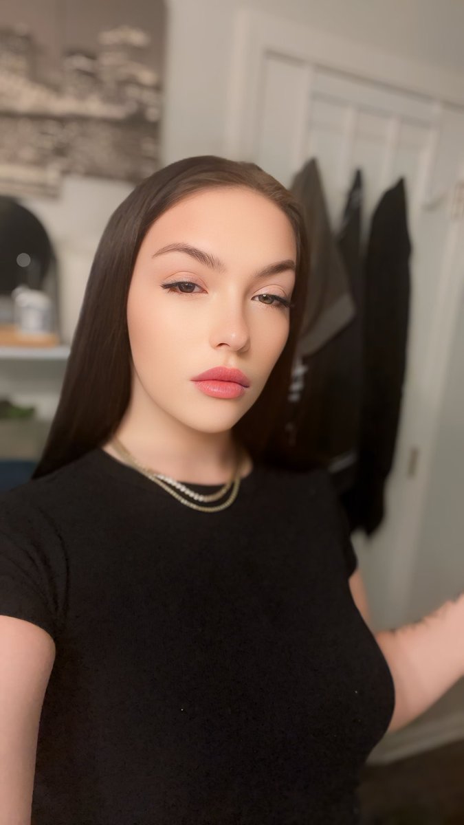 heauxhatehazel's tweet photo. Keep a baddie in your corner 🦋 https://t.co/gYhdilKgYG