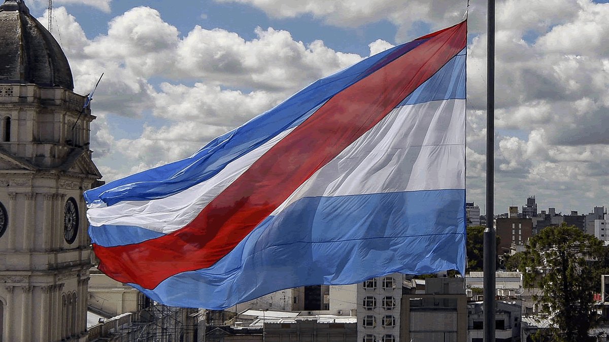 El DIA DE LA INDEPENDENCIA que YO celebro es el 29 de septiembre,y creo que es el día de la independencia que todos los entrerrianos deberíamos celebrar.