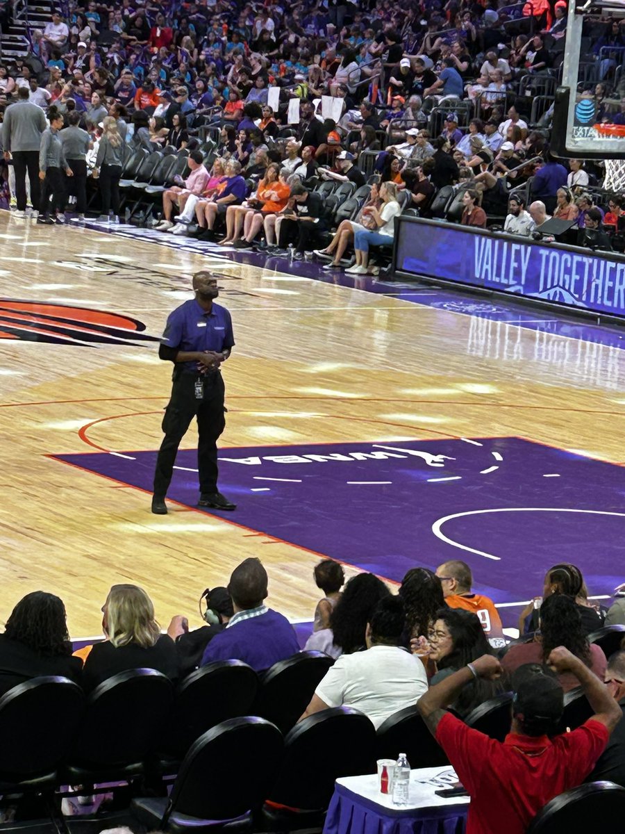 JeremiahGordon's tweet photo. @PhoenixMercury I ain’t new 2 it, I’m VERY true 2 it! #CoachJay #TopFlightSecurity ✈️💪🏾🏀💯 https://t.co/dGTSRezKUy