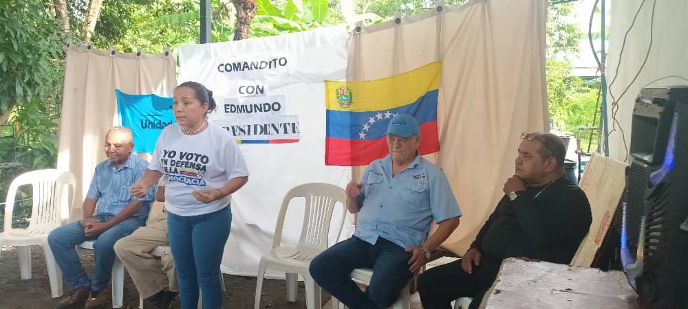 El pasado domingo 07 de julio se llevó a cabo la Juramentación del comandito Independencia, en el sector Las Naranjas, Tocuyito, Municipio Libertador.

#ADecosconedmundo
#VamosAGanar