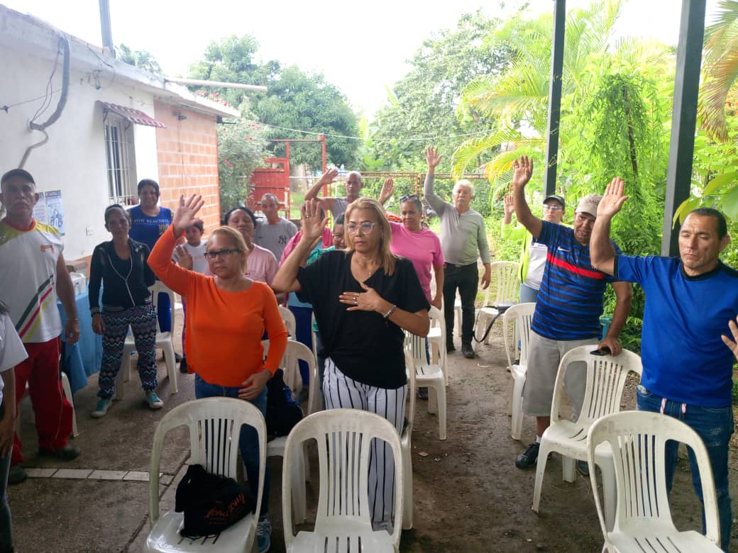 CESActivismoAD's tweet photo. El pasado domingo 07 de julio se llevó a cabo la Juramentación del comandito Independencia, en el sector Las Naranjas, Tocuyito, Municipio Libertador.

#ADecosconedmundo
#VamosAGanar https://t.co/68mJwByy7v