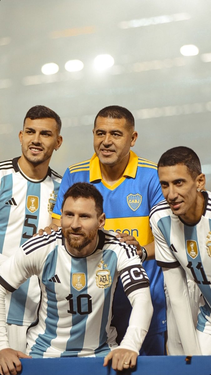 𝐓𝐄𝐍𝐆𝐎 𝐋𝐀𝐒 𝐓𝐑𝐄𝐒 𝐄𝐒𝐓𝐑𝐄𝐋𝐋𝐀𝐒 𝐄𝐍 𝐄𝐋 𝐂𝐎𝐍𝐉𝐔𝐍𝐓𝐎