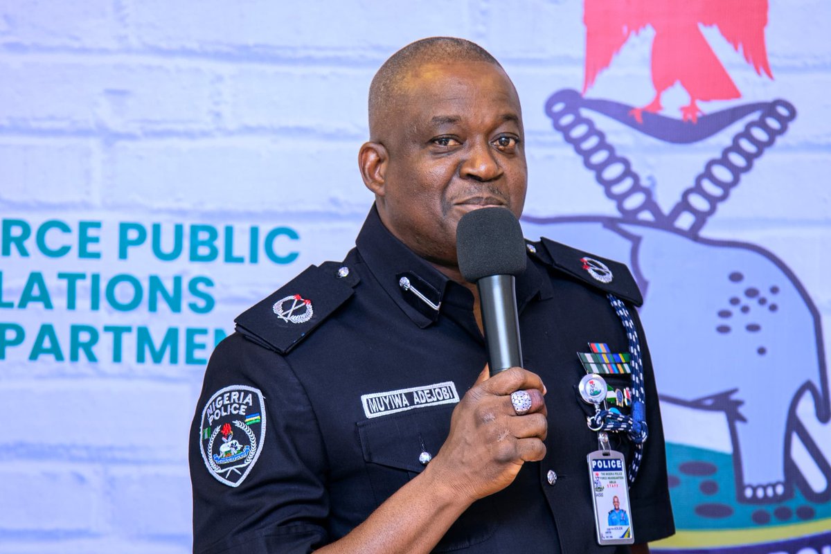 Princemoye1's tweet photo. The personnel of the Nigeria Police Force are Nigerians. No strangers or foreigners in the police. So, we are your brothers, sisters, uncles, nieces, nephews, wives, husbands, relations, and part of society. The police force belongs to all of us, and we deserve the best in this country. Let's collectively work together to have the police force we all desire and deserve. It's achievable. Thanks.