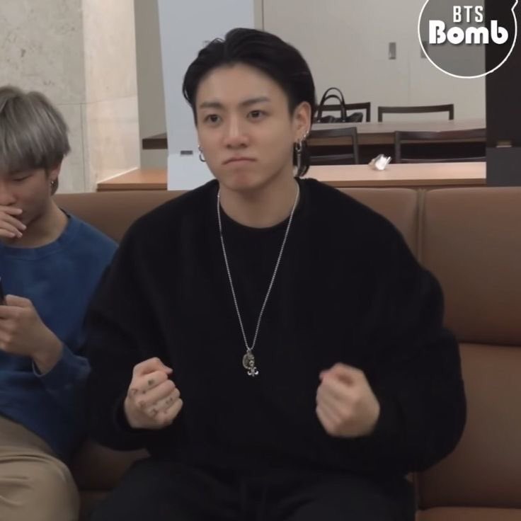 สุดหล่อที่เธอชอบ ผมแย่งหมูกรอบมันกินละ