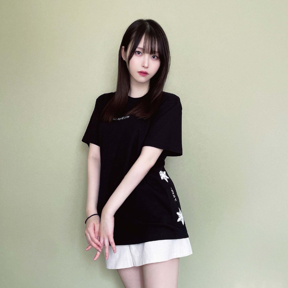 gyftparco's tweet photo. ABSOLUTE ZERO S/S Tee 
COLOR : BLACK
SIZE : S.M.L,XL 
PRICE : 6,600（税込）  

・フロントには、ブランドテーマを刺繍で表現。精密な刺繍で落とし込んでおり、細かいディテールまで表現しております。 ・裾には、ブランドテーマの絶対零度-273.15と雪化粧をプリント。  
https://t.co/cZdXh9laRb https://t.co/T0MkO6xYKa