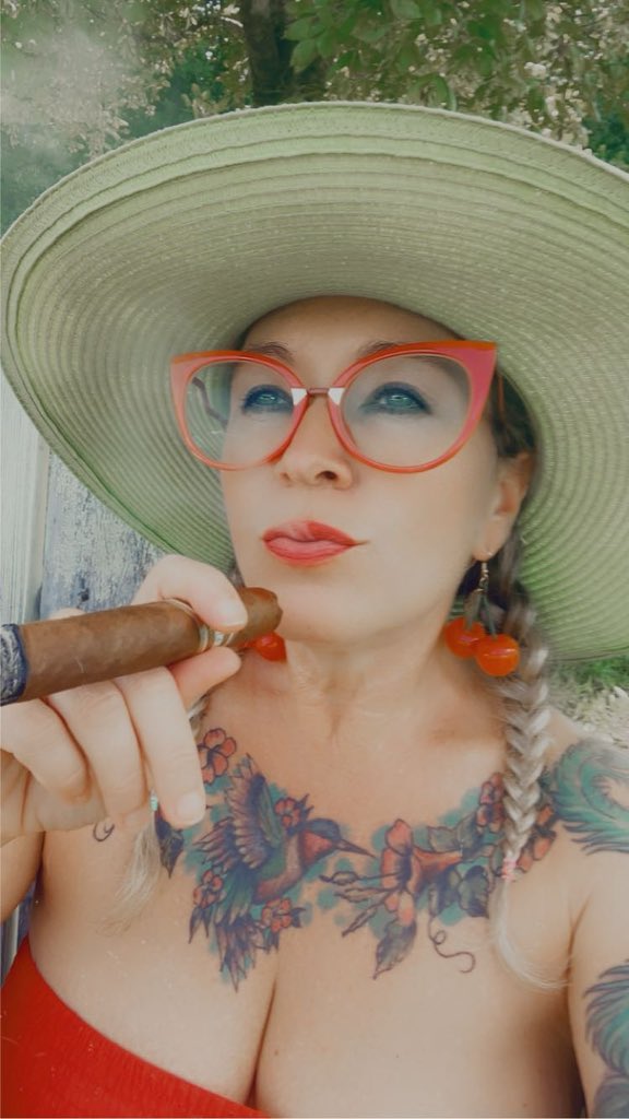 The Cigar Queen (@The_Cigar_Queen) / Posts / X