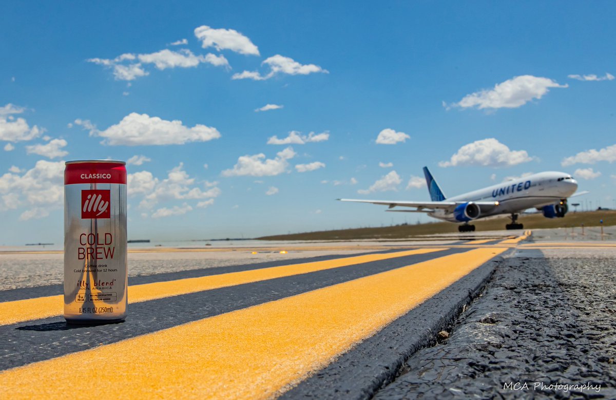 mca_photography's tweet photo. Now cleared for take off, @illyUSA #coldbrew #coffee available on board @united!
As of July 1st, this beverage has been added to the inflight for-purchase menu on all flights! Look for it the next time you're in the friendly skies!
#beingunited
#myunitedjourney
#LIVEHAPPilly https://t.co/VMedIH5PYL