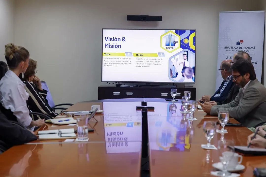 Apatel Panamá tweet media