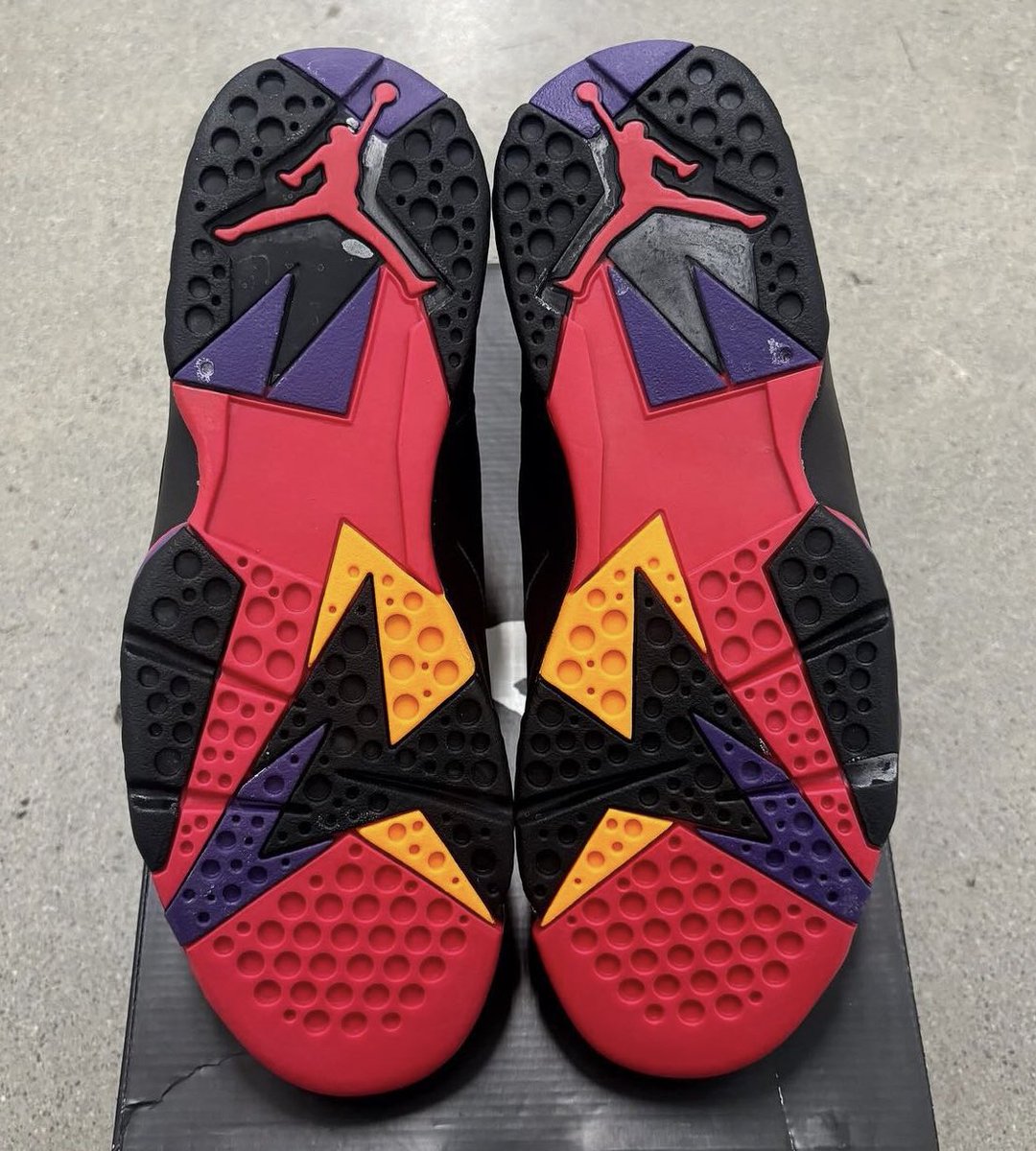 Nice Kicks tweet media