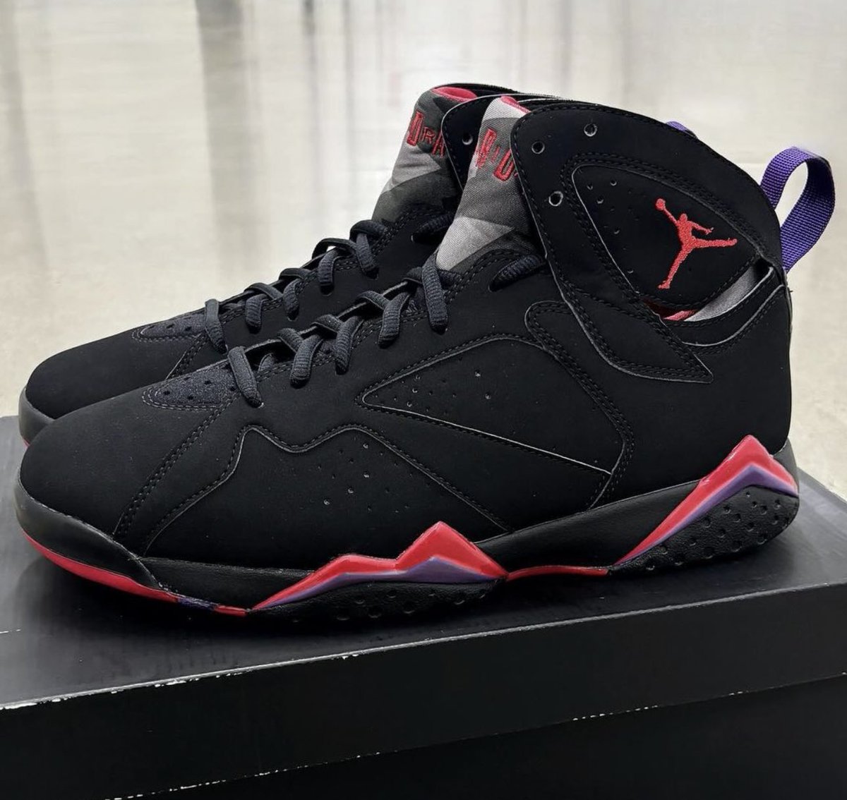 Nice Kicks tweet media