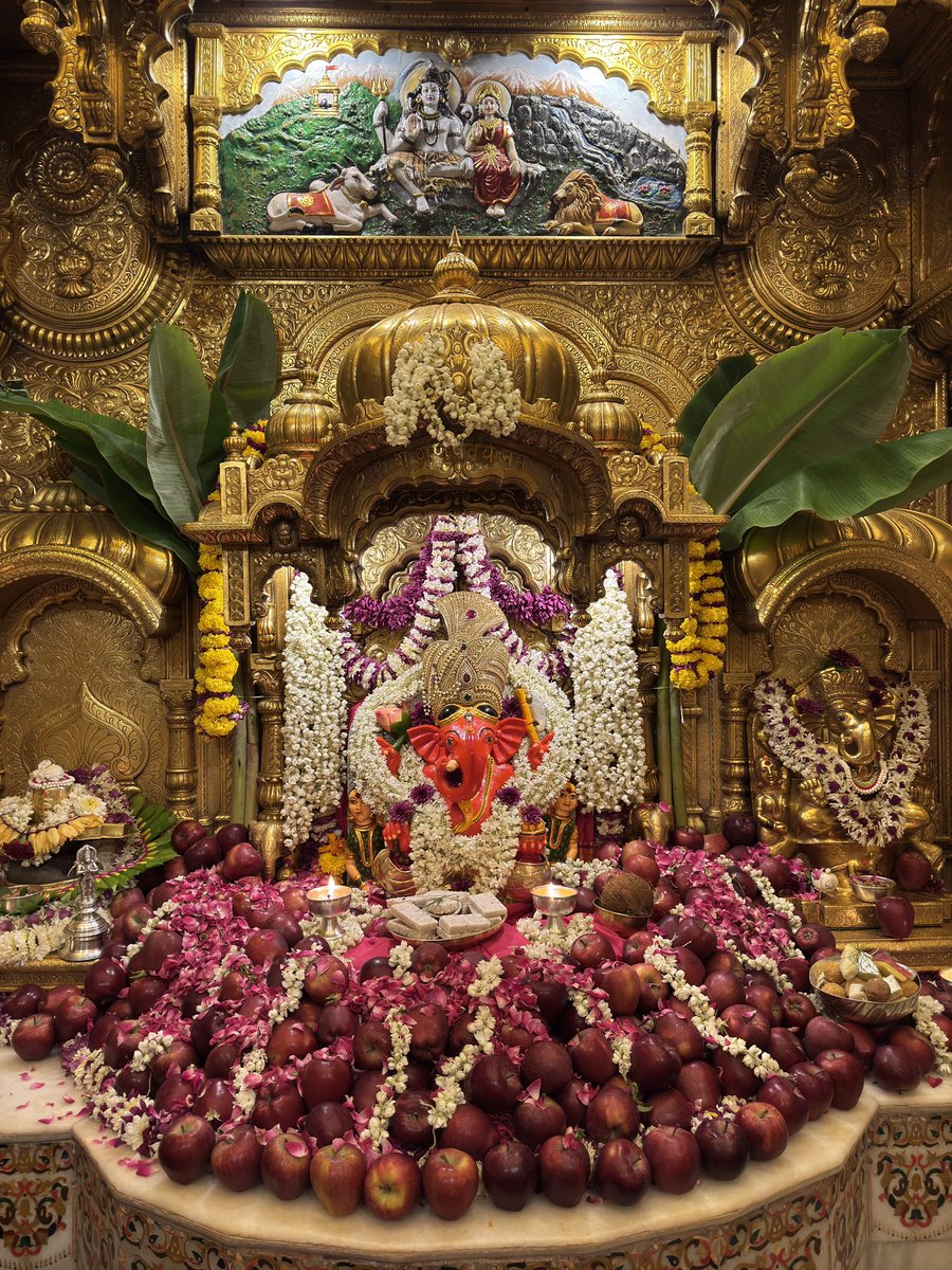🙏 गणपती  बाप्पा मोरया 🌺मंगलमूर्ती मोरया 🙏११/०७/२०२४
🙏Ganapati Bappa Moraya 🌺 Mangalmurti Moraya  🙏11/07/2024