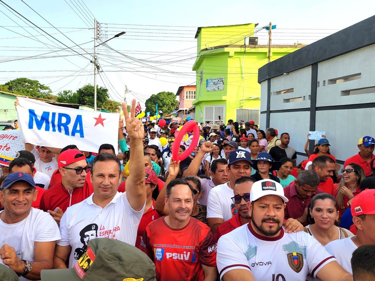 josemvasquez's tweet photo. Se desbordó Ribas 🔥

El pueblo del municipio José Félix Ribas salió a las calles a apoyar al Gallo Pinto de Venezuela, nuestro Presidente @nicolasmaduro en una extraordinaria demostración de compromiso Revolucionario. ¡Vamos a la victoria del 28 de julio! https://t.co/iu6iO42yMW