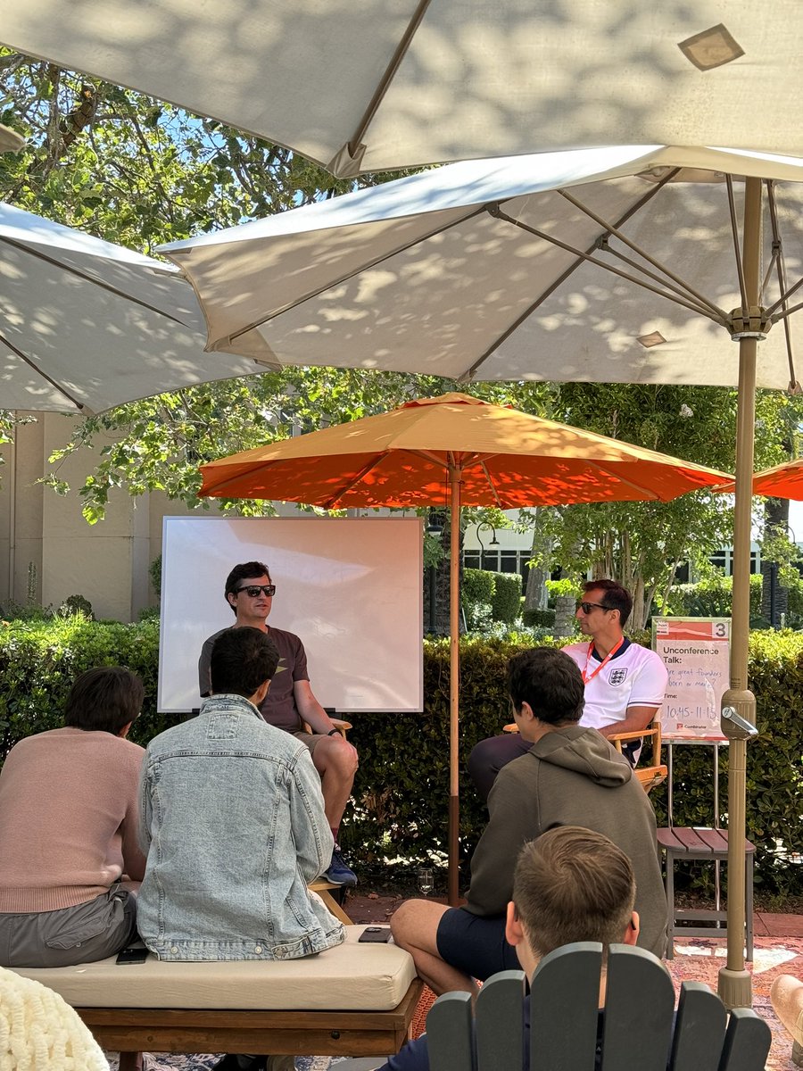 teemingchew's tweet image. Day 3 of the @ycombinator S24 batch retreat 🧠
Some of the key learnings:
- Build strong bonds within the founding team in good times to weather the bad times
- Have a clear vision of what makes a good product and what your customers need
- Be proud of being unique. Don't be…